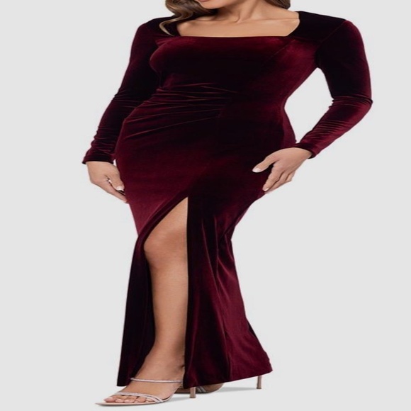 NWT Xscape Women's Red Velvet Long-Sleeve Front-Slit Gown Dress - size 8 - Picture 4 of 6